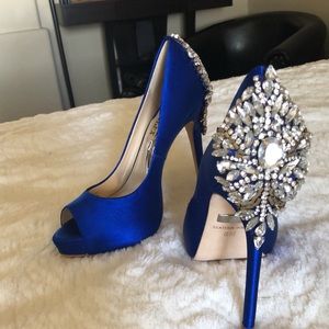 Badgley Mishka blue pumps
